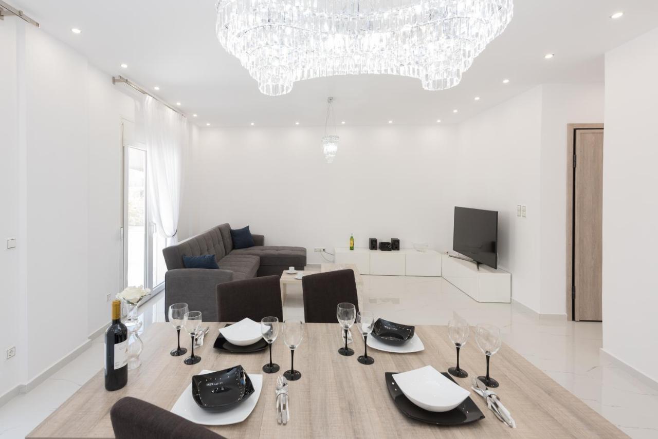 Despina's Luxury Downtown Apartment