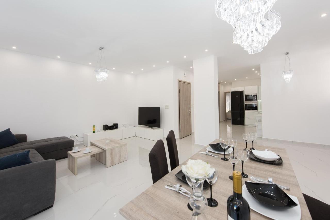 Despina's Luxury Downtown Apartment *