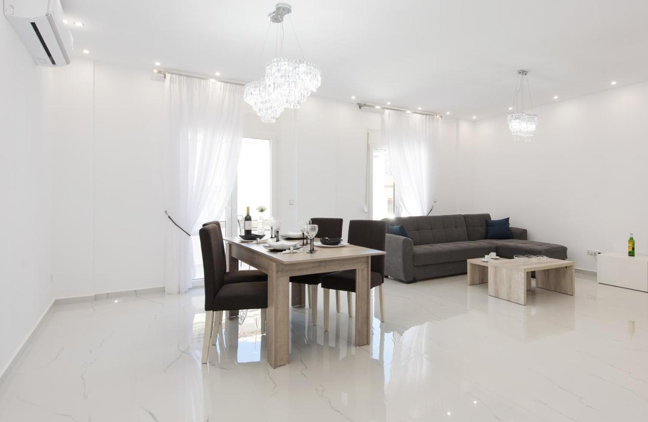 Despina's Luxury Downtown Apartment *